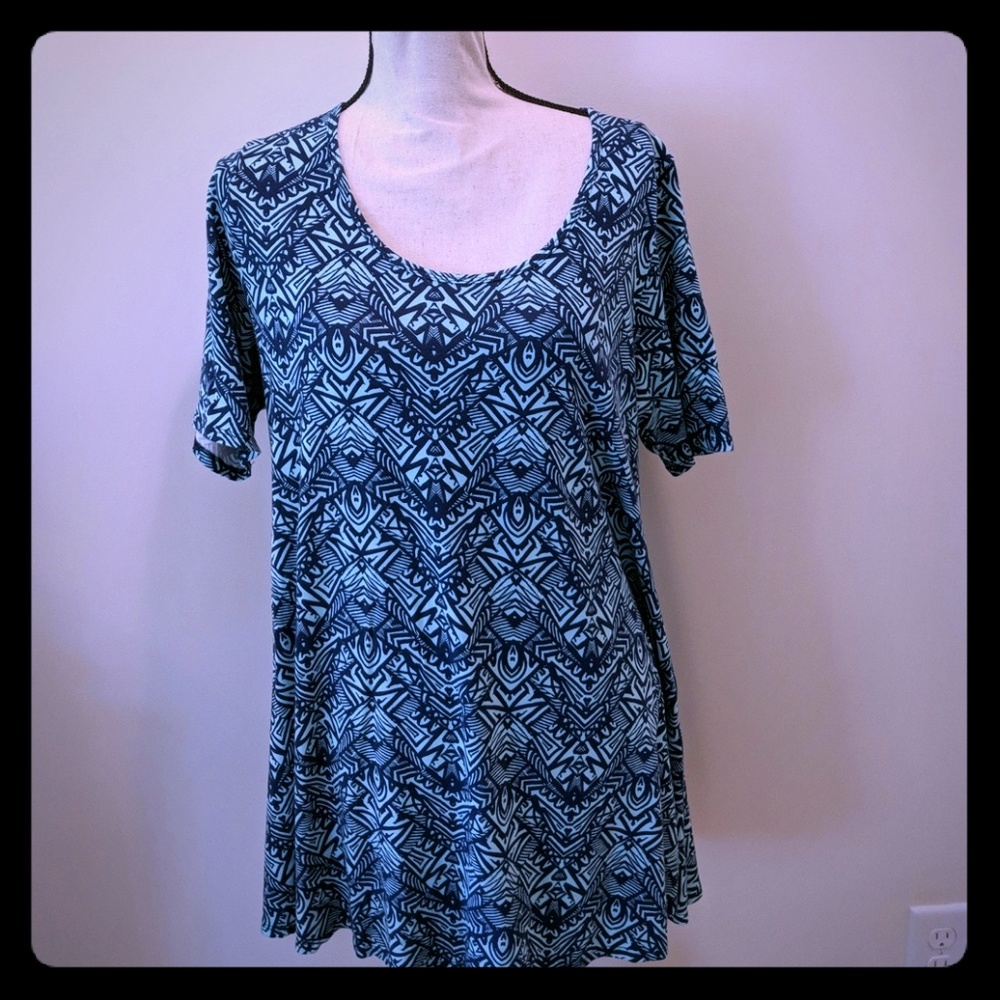 LuLaRoe Perfect Tee XL